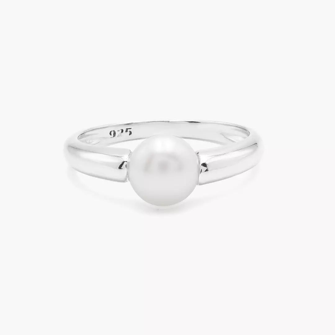 Classic Pearl Ring