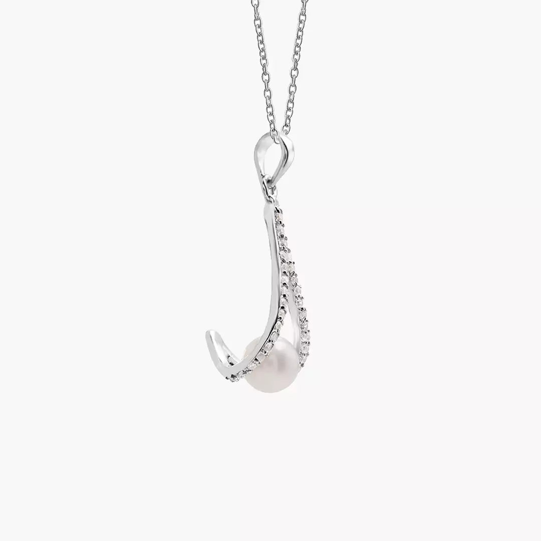 Claw Pearl Necklace