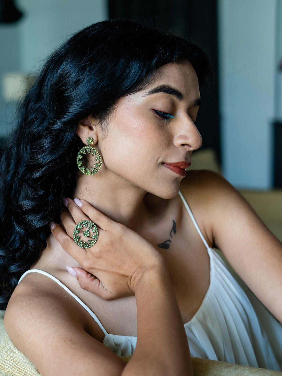 Corolla Two-Finger Ring