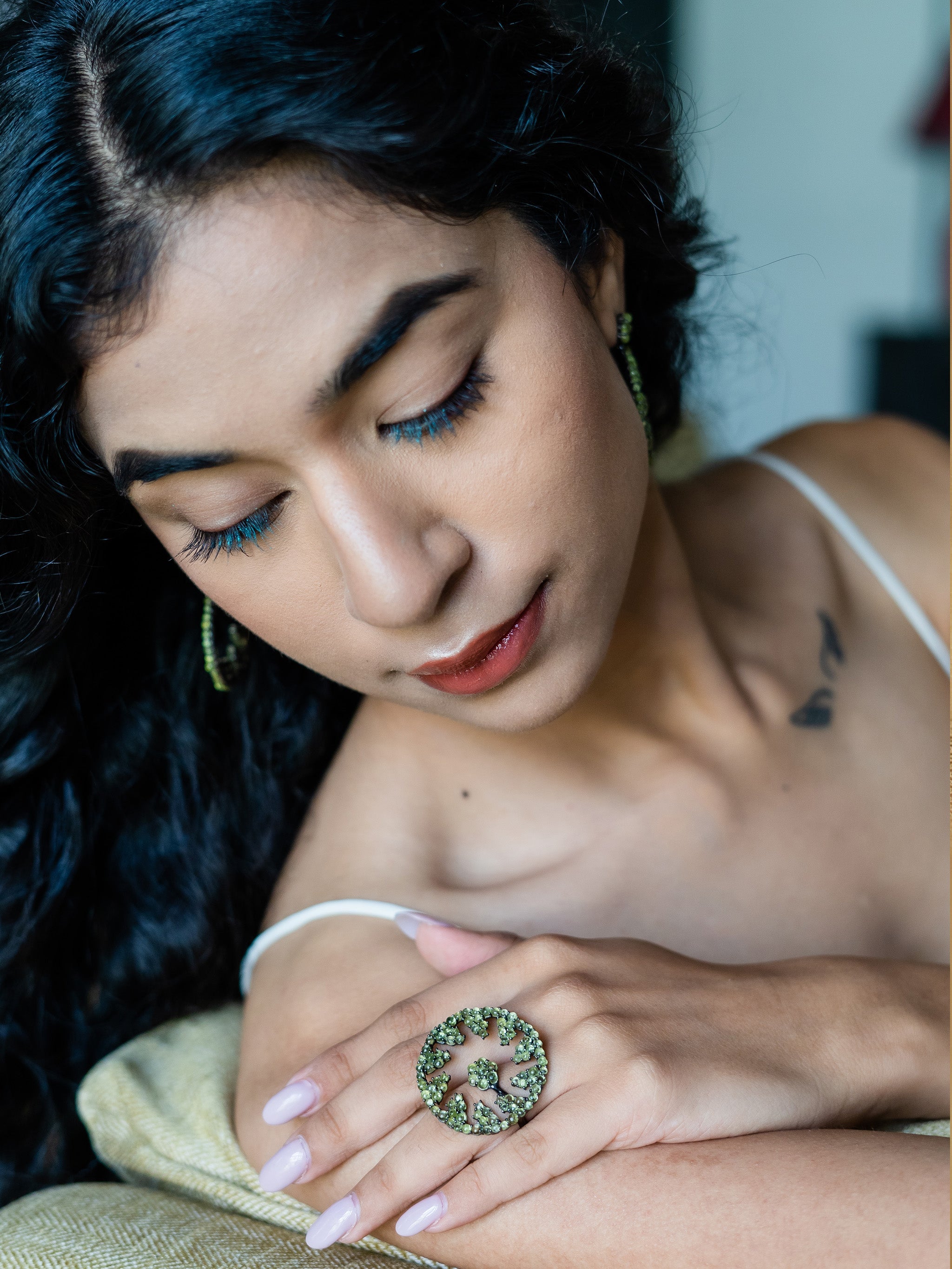 Corolla Two-Finger Ring