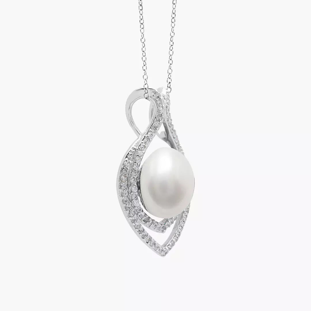 Fish Pearl Necklace