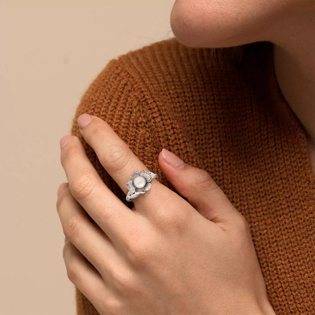Floral Vine Pearl Ring