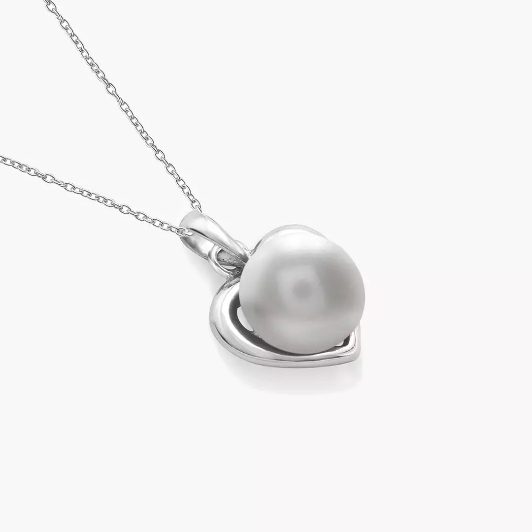 Hearty Pearl Necklace