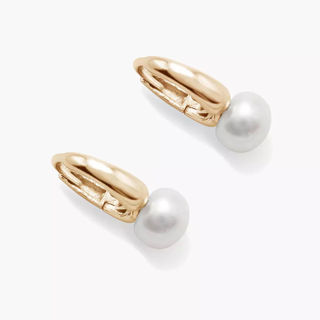 Minimal Pearl Huggies