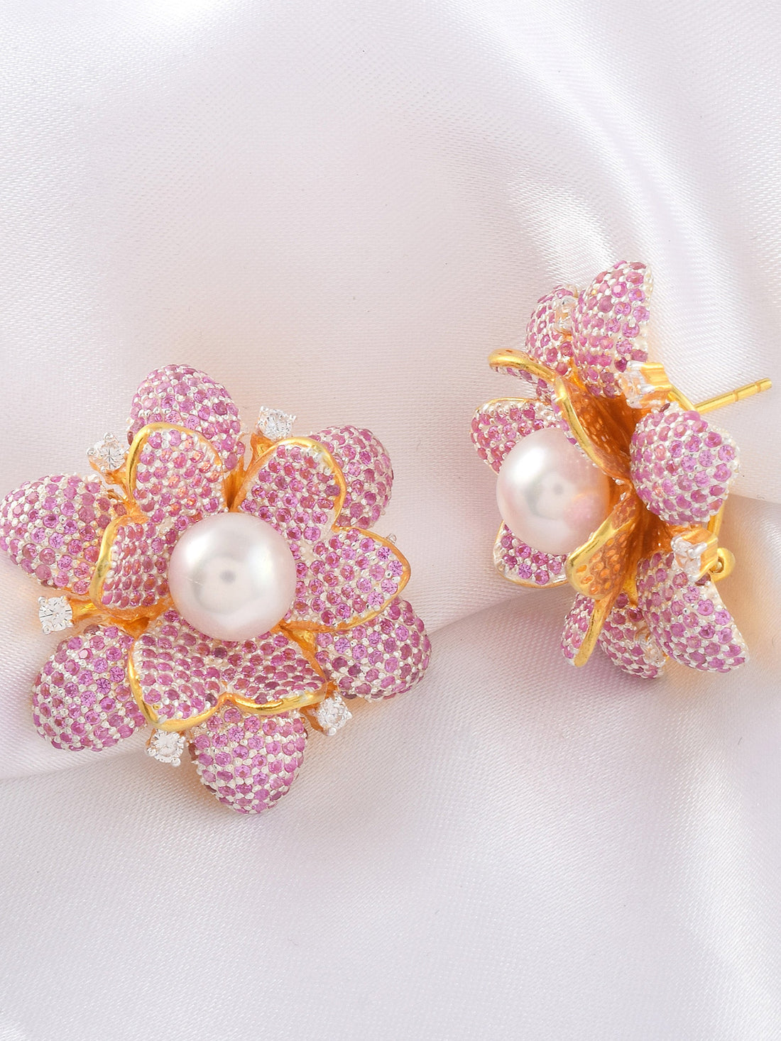 Petunia Maxi Studs