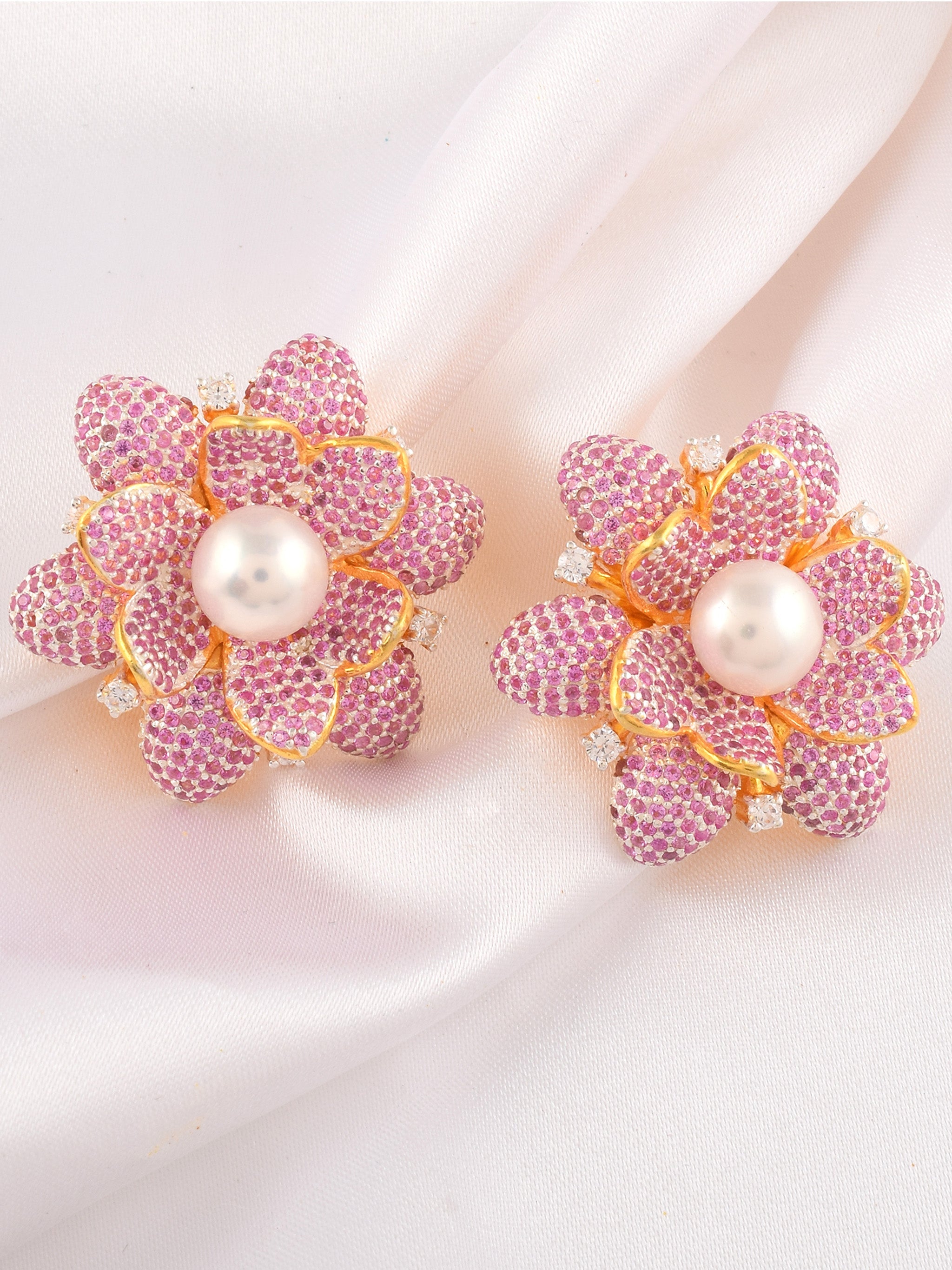 Petunia Maxi Studs