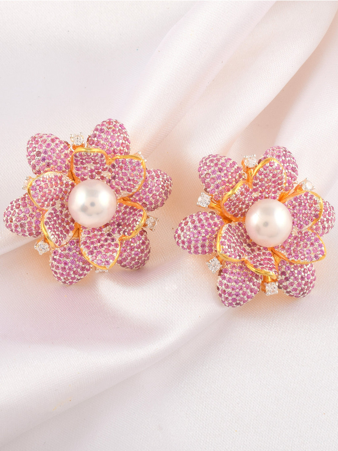 Petunia Maxi Studs