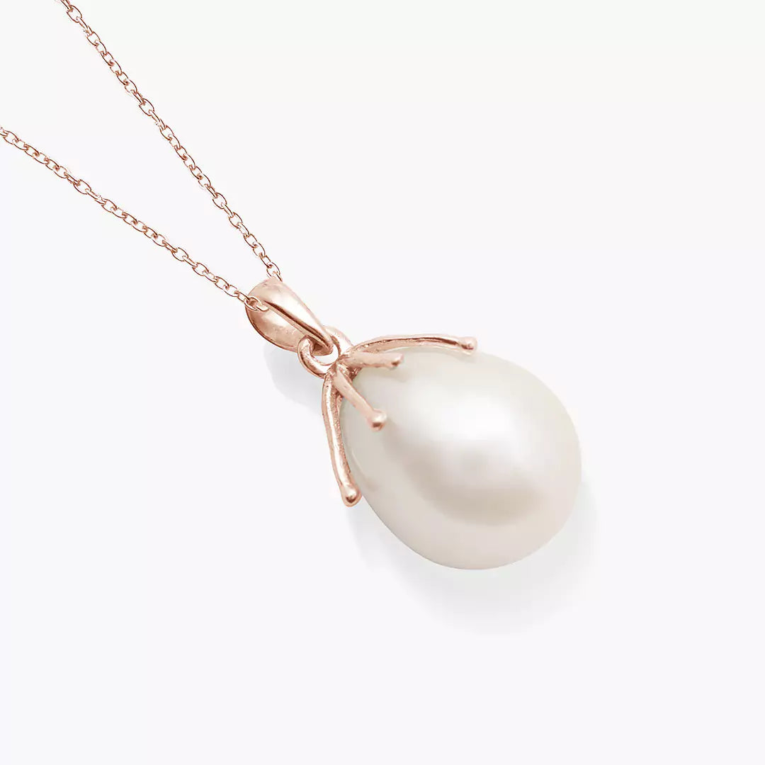 Raindrop Pearl Necklace
