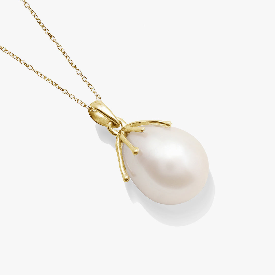 Raindrop Pearl Necklace