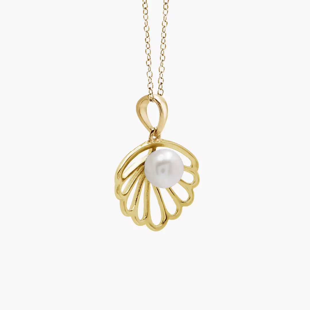 Seashell Pearl Necklace