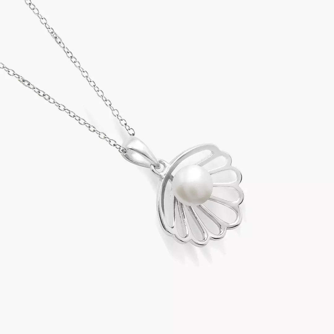 Seashell Pearl Necklace