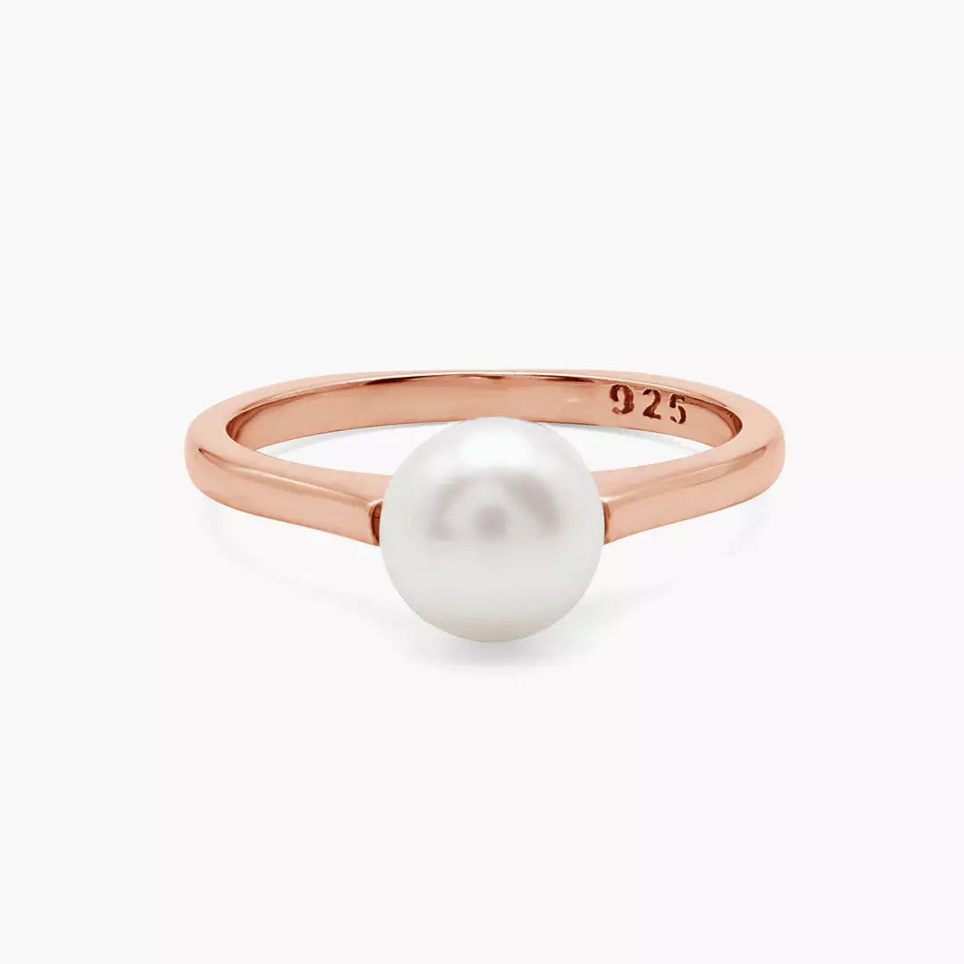 Sleek Pearl Ring