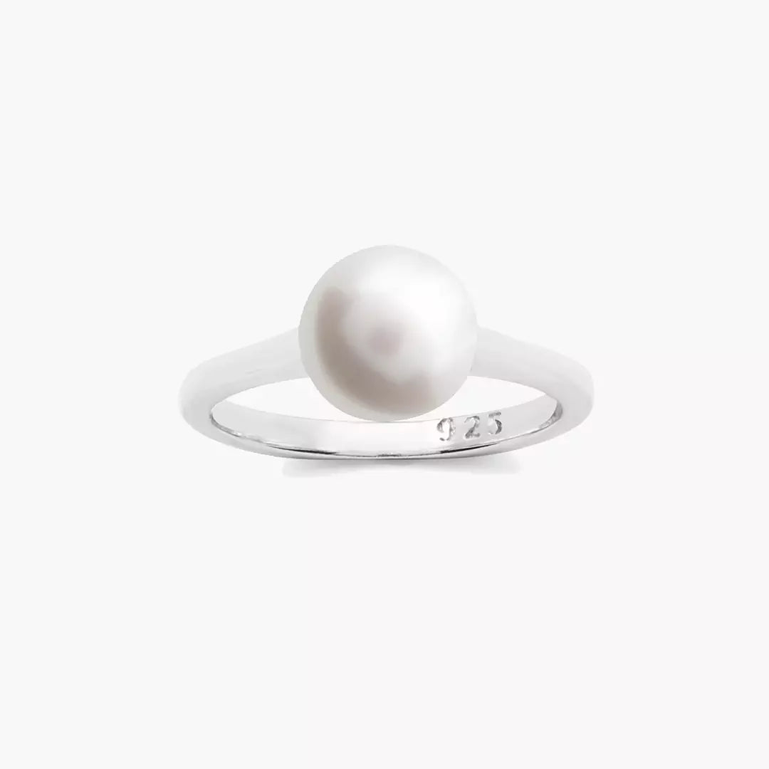 Sleek Pearl Ring