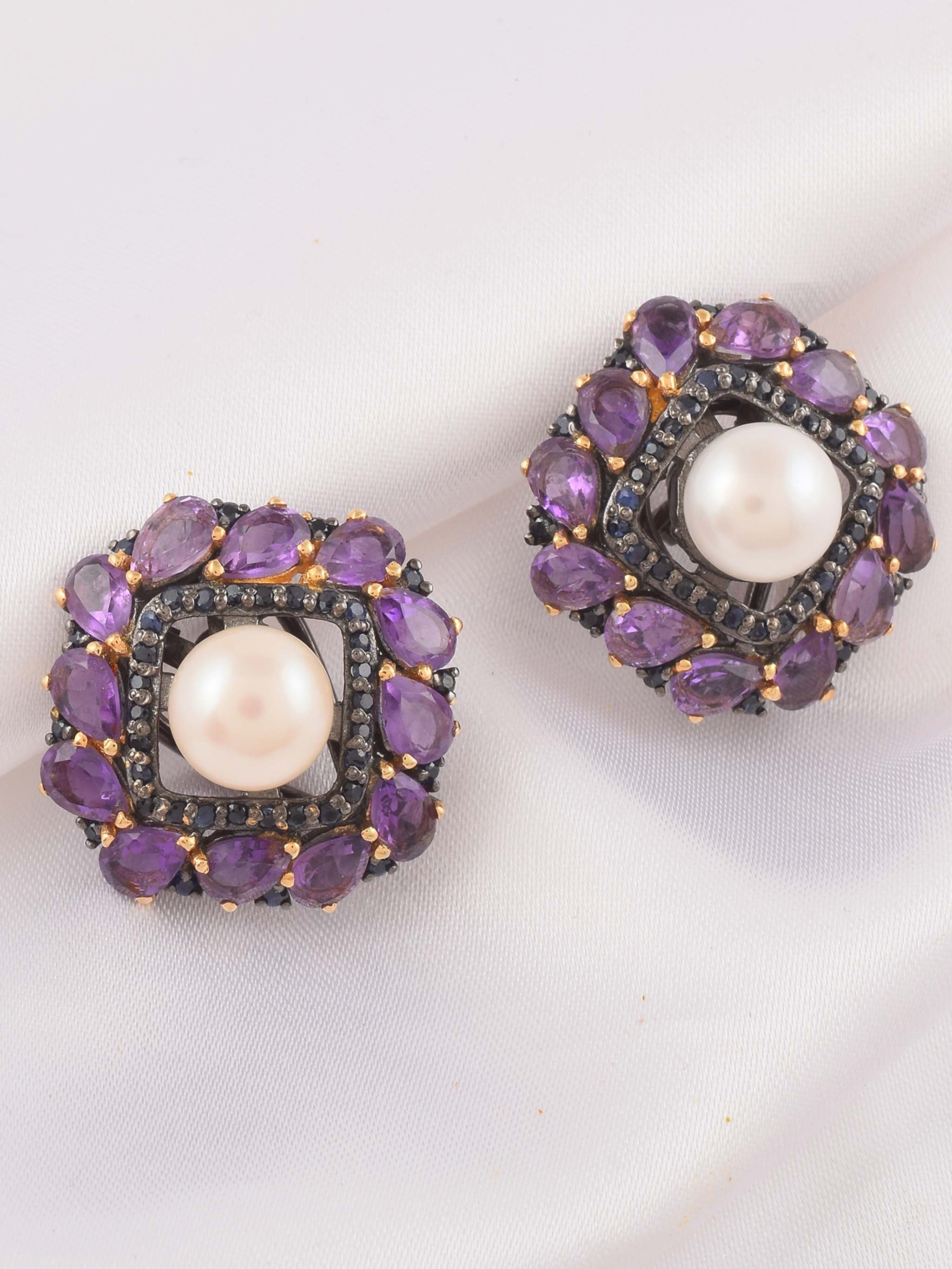 Tetra Studs