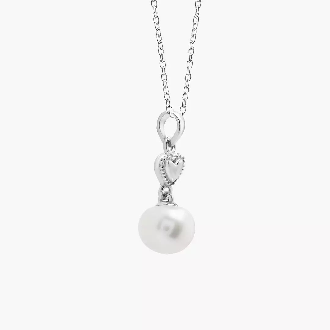Vintage Heart Pearl Necklace